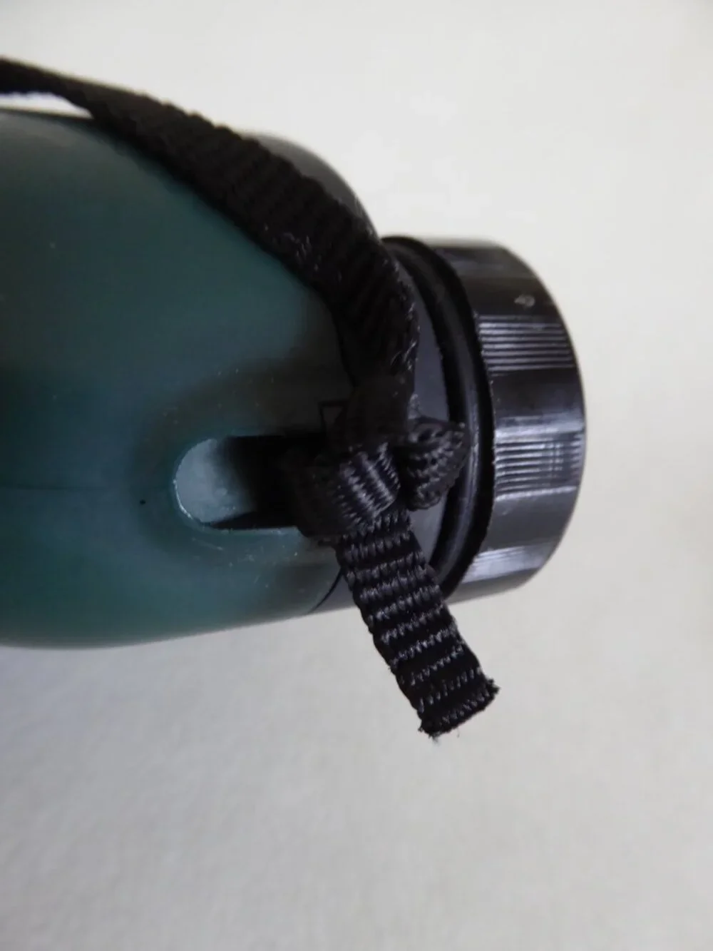 10 x 21 NIKON LIGHTWEIGHT SPRINT II COMPACT BINOCULARS IN GRAY CASE PREOWNED